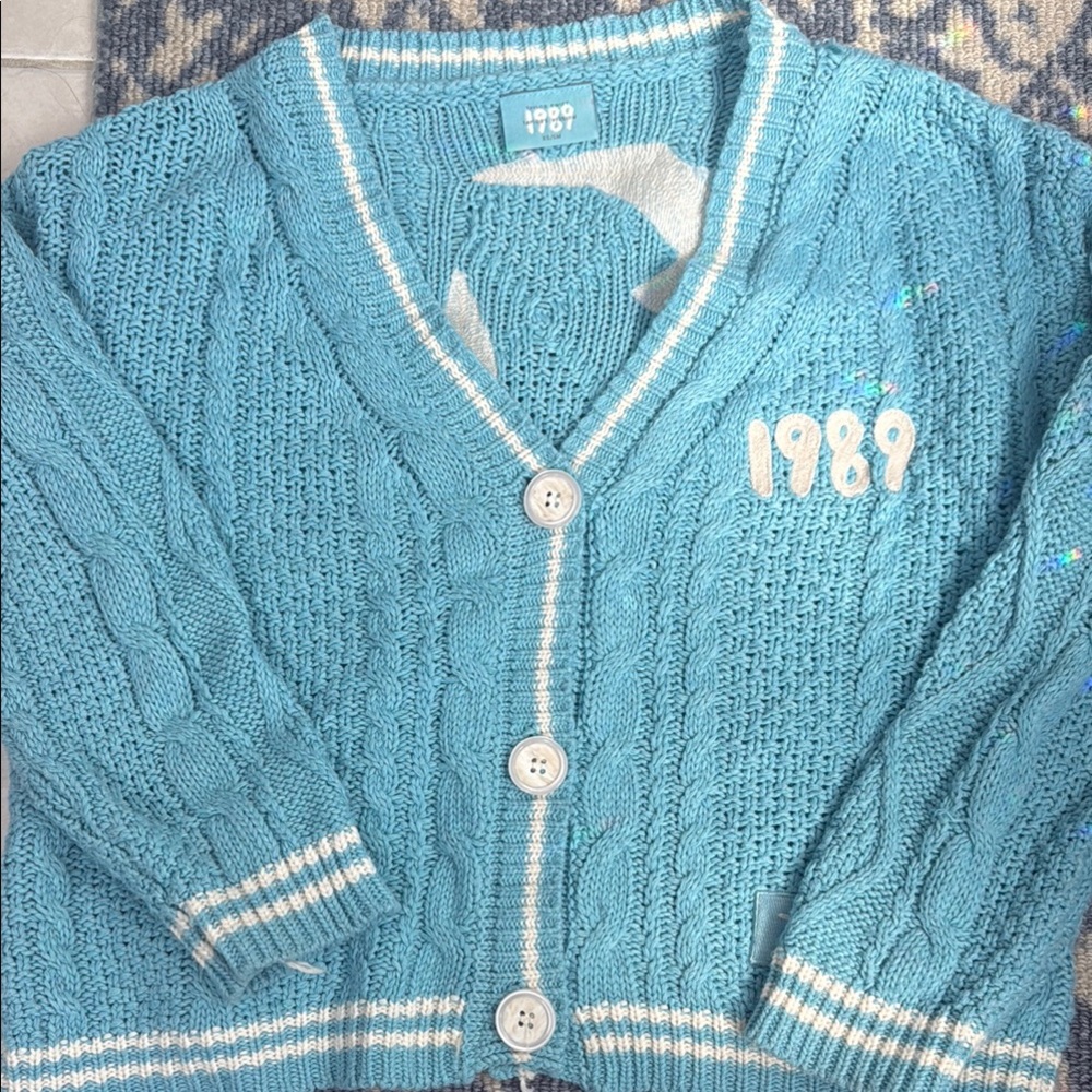 Blue Cable Knit Women's Sweater Very Good Condition
